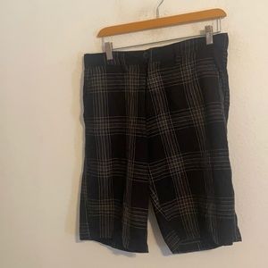 BURNSIDE BLACK & GREY SHORTS SIZE 30